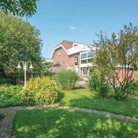 Holiday home Lovely In With Kitchen