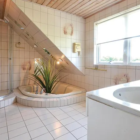 Lovely In With Kitchen Holiday home Fur